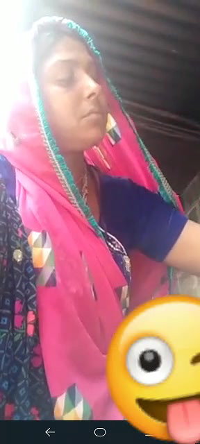 Village bhabhi showing to lover