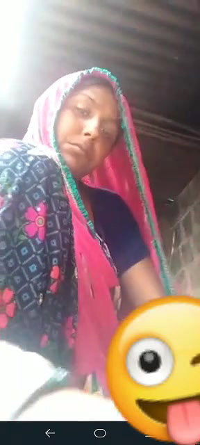 Village bhabhi showing to lover