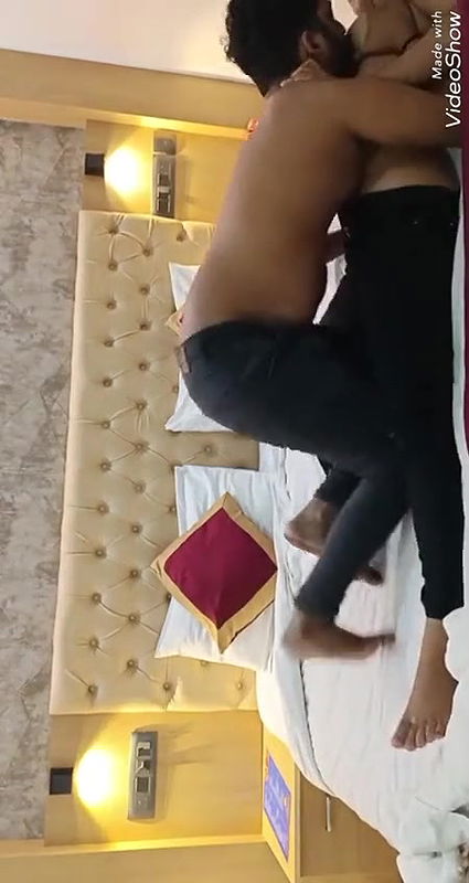 Sexy Mallu Girl Blowjob and Fucking