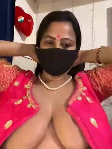 Busty Aunty With Big Boobs On  Her Show