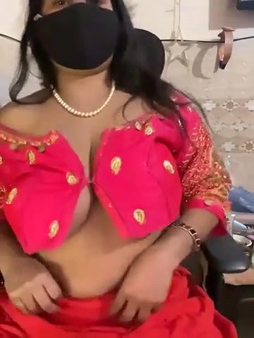 Busty Aunty With Big Boobs On  Her Show