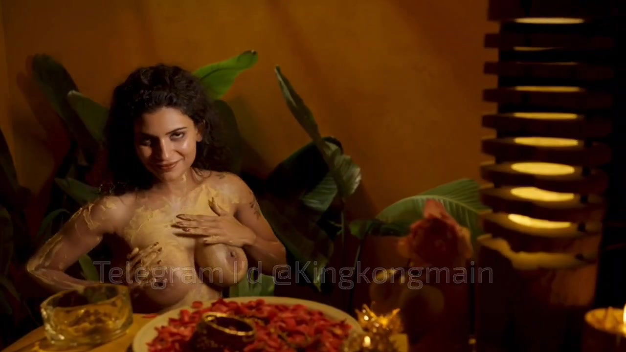 Resmi Nair Royal Bath Part 01 ~ App Content