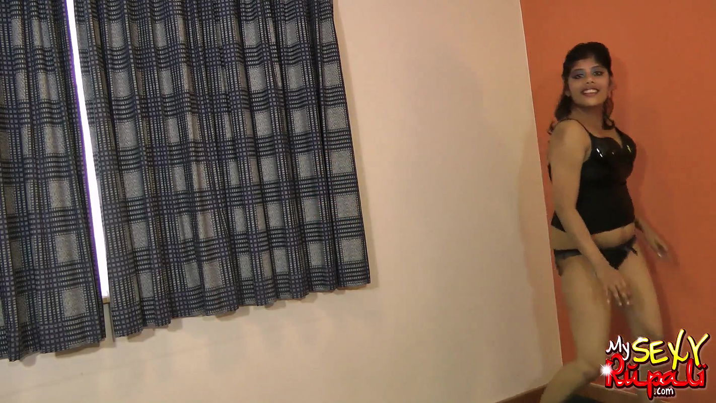 rupali bhabhi gujarati love bird dance