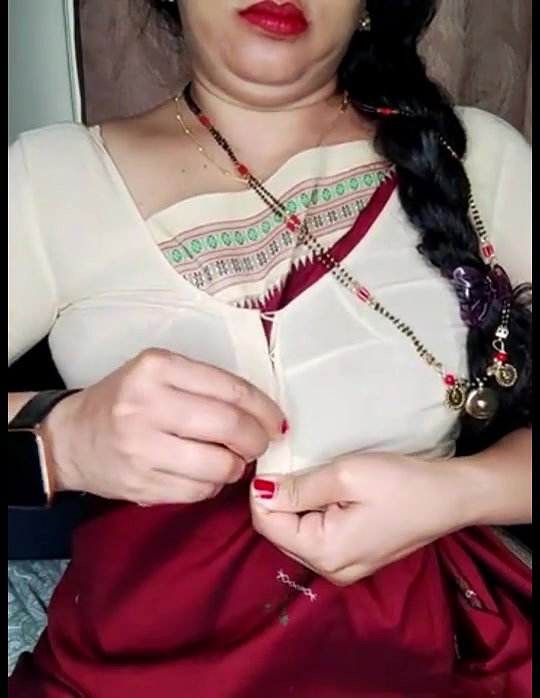Curvy Hot  Telugu Queen Showing Her  Big Boobs On Show