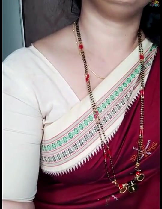 Curvy Hot  Telugu Queen Showing Her  Big Boobs On Show