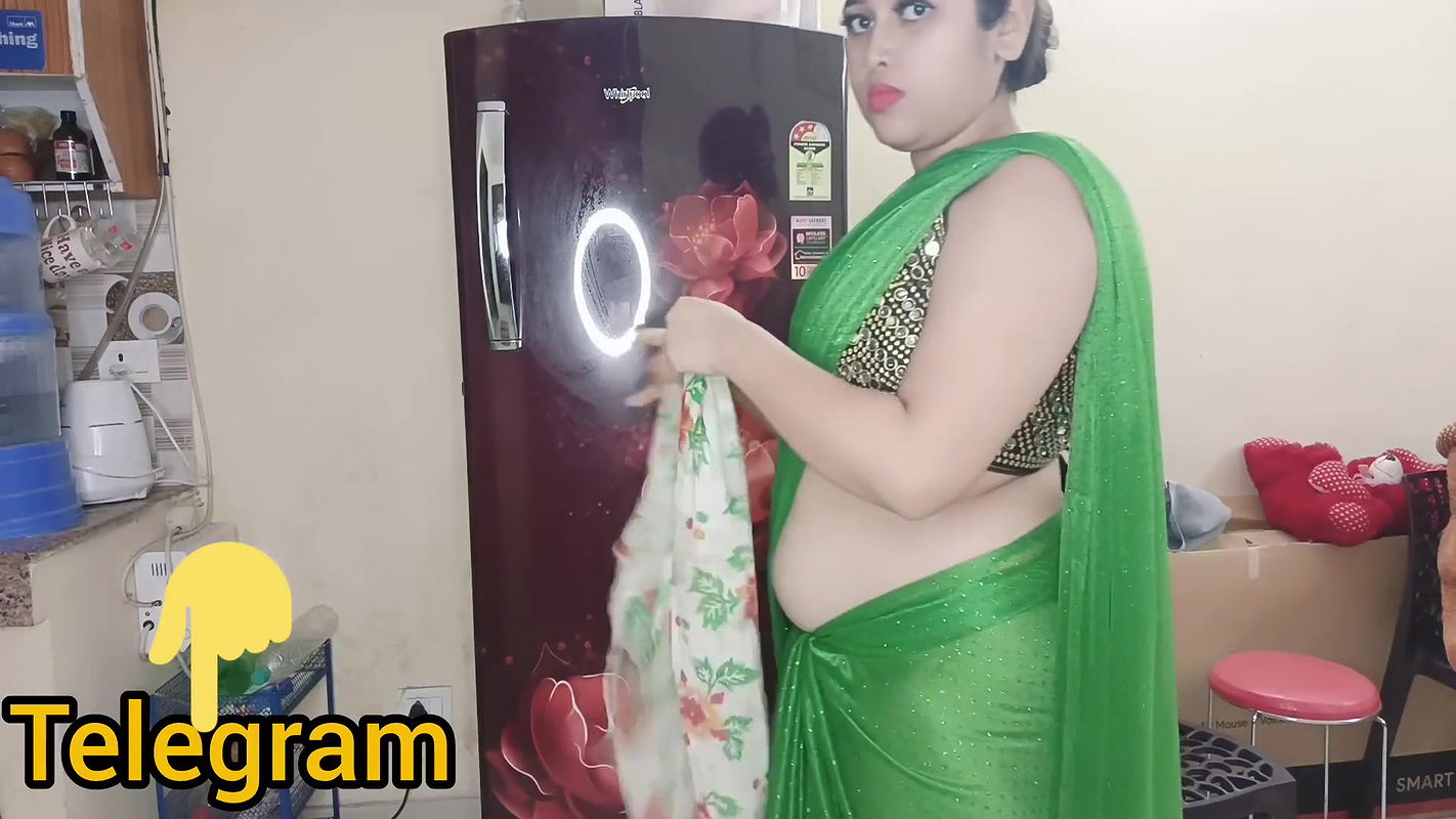 IND Housewife Transparent Saree Wearing Clean