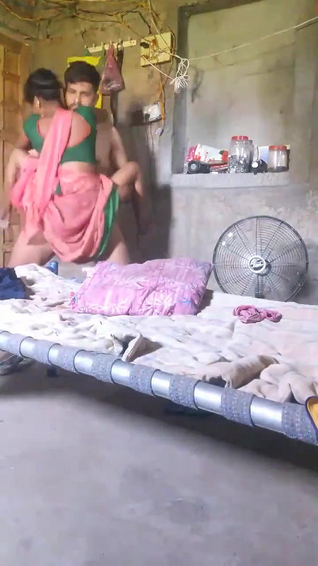 Village bhabhi lift up and fucked