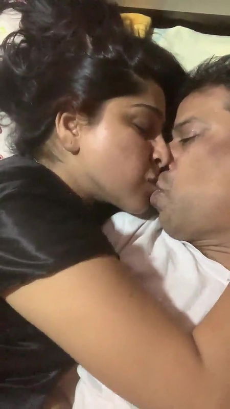 MOST BEAUTIFUL  INDIAN MILF BLOWJOB  VIDEO