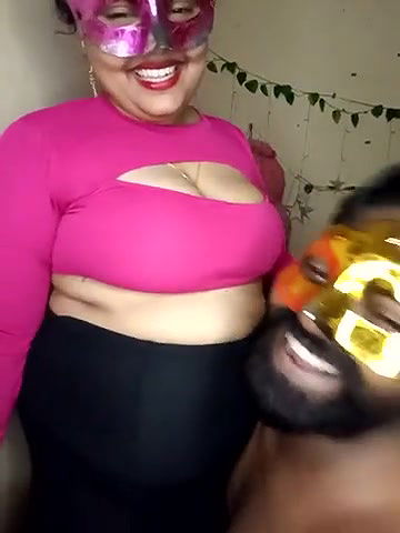 Stripchat-Public.Show-c-Its_me_Diya-2024.05.20.093821