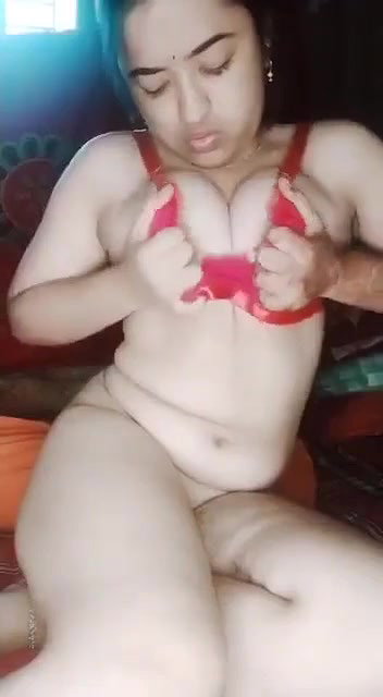 Unsatisfied Sexy Bengali Boudi Masturbating