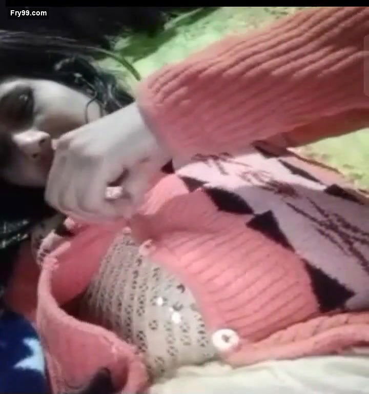 Desi Girl Shows Her Boobs