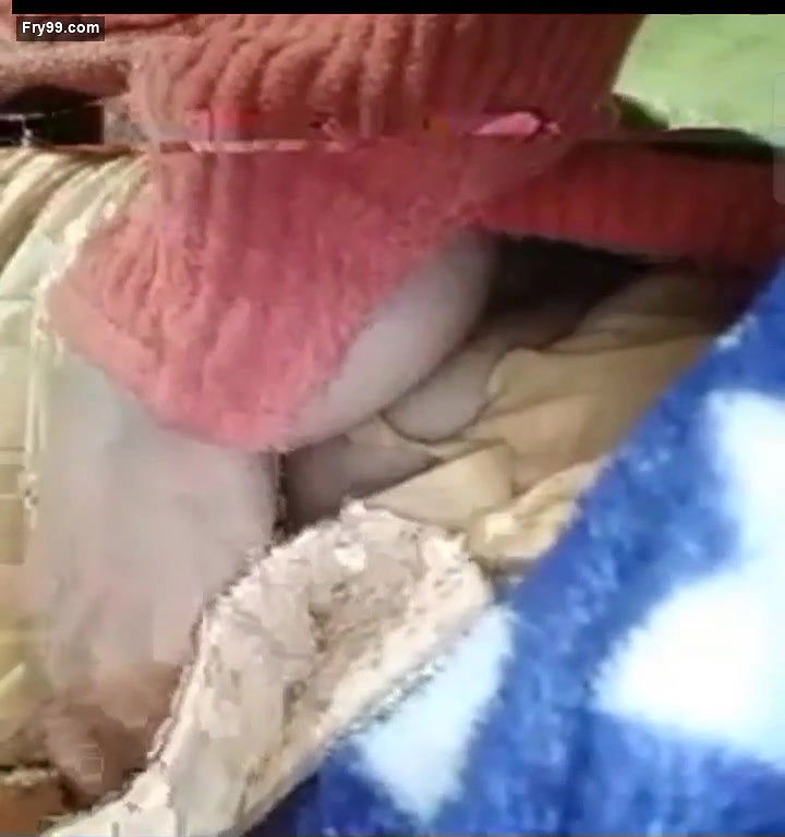 Desi Girl Shows Her Boobs