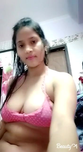 Beautiful bhabhi showing