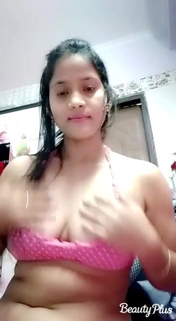 Beautiful bhabhi showing
