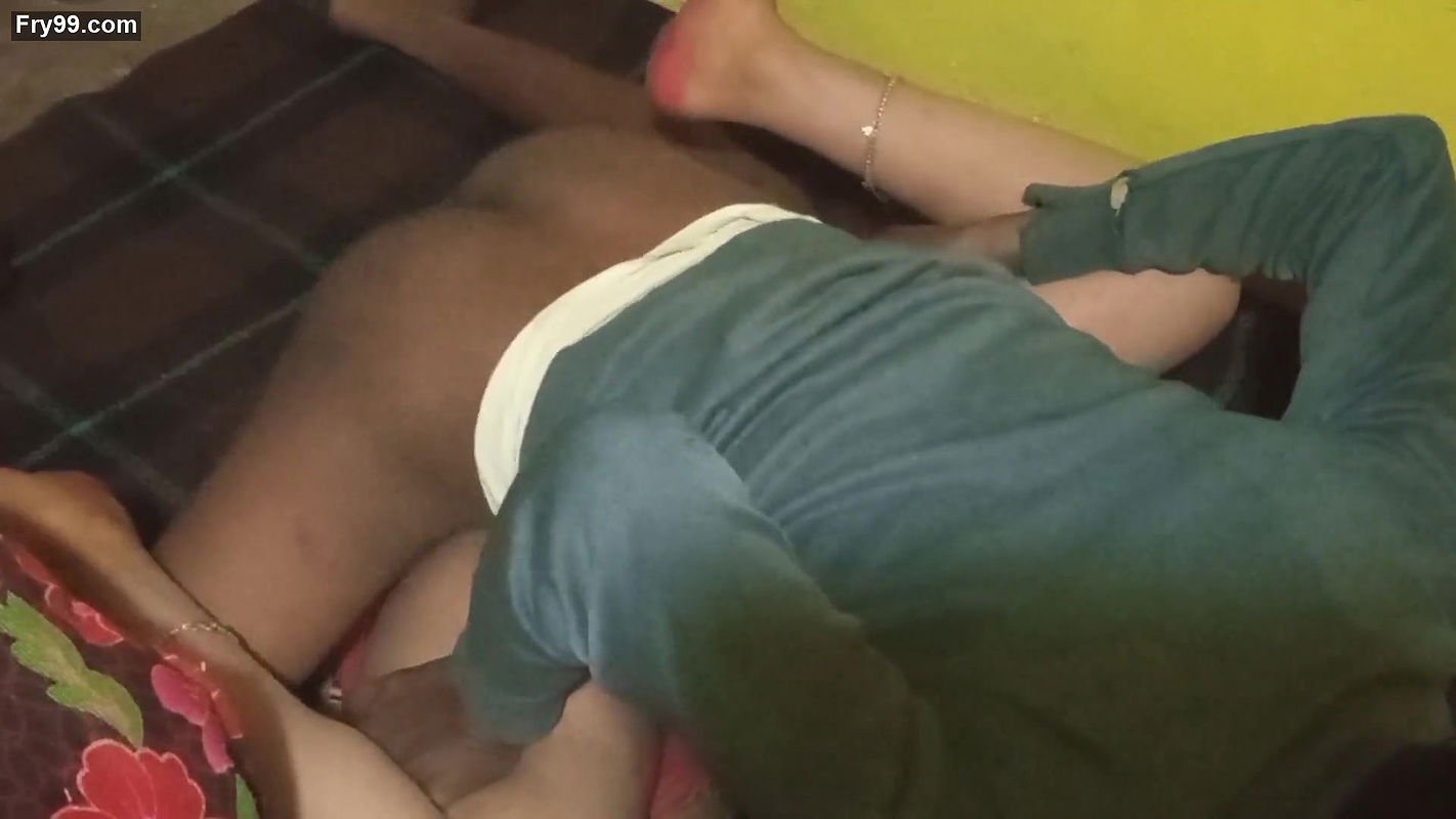 Desi bhabhi fuck Desi bhabhi’s tight pussy torn