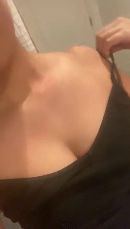 Beautiful Gf Showing