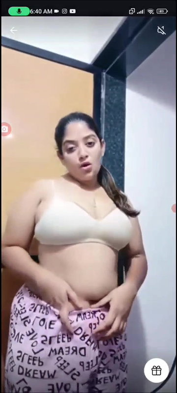 Anu pulling her pants down on tango live