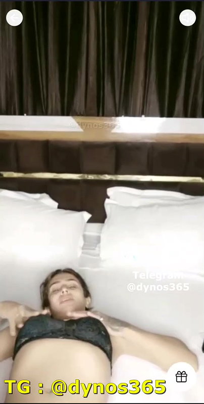 Insta influencer Manpreet Kaur Showing Nude Ass On Live Cam