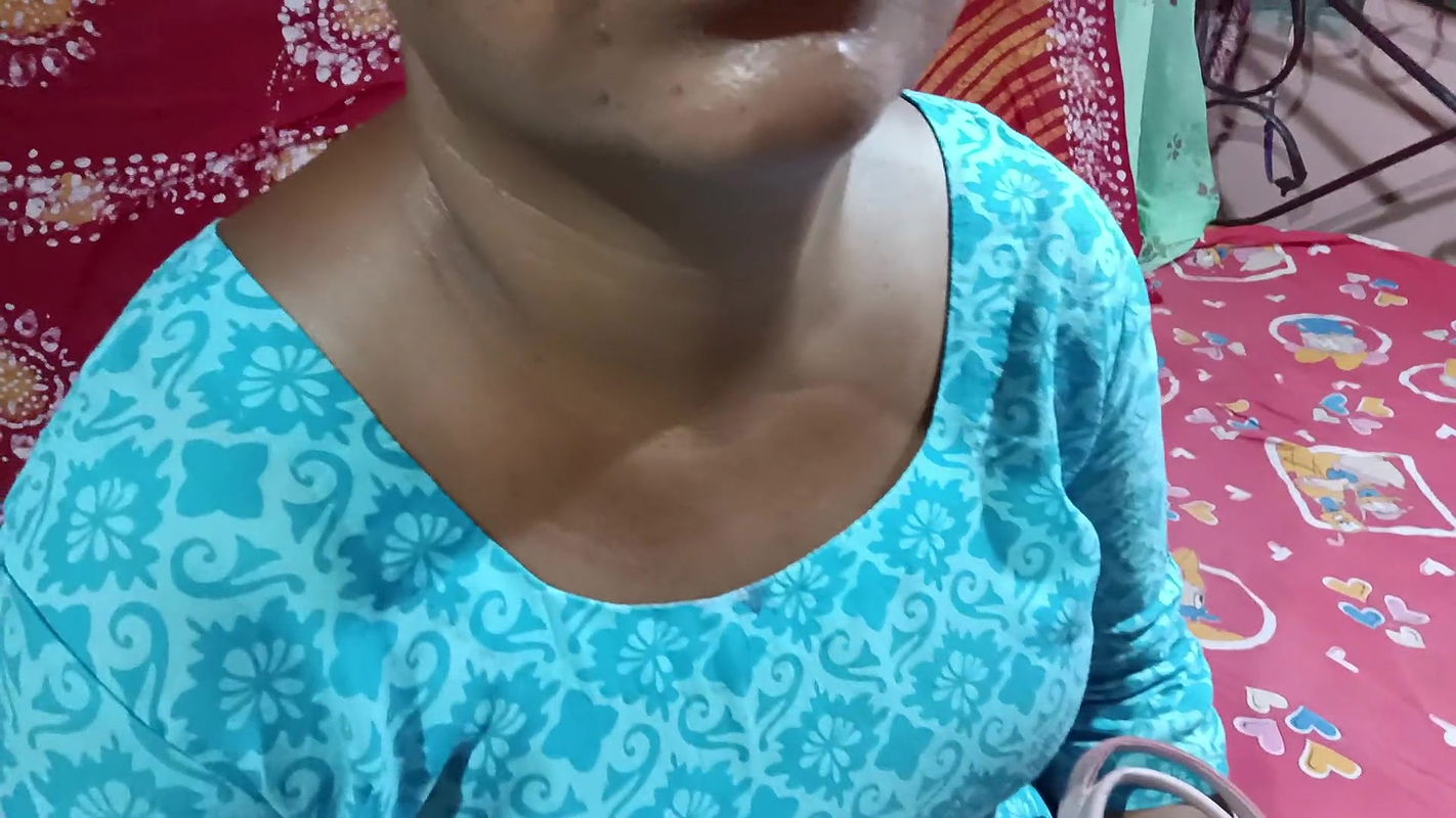 Daily money collector female agent having sex with senior