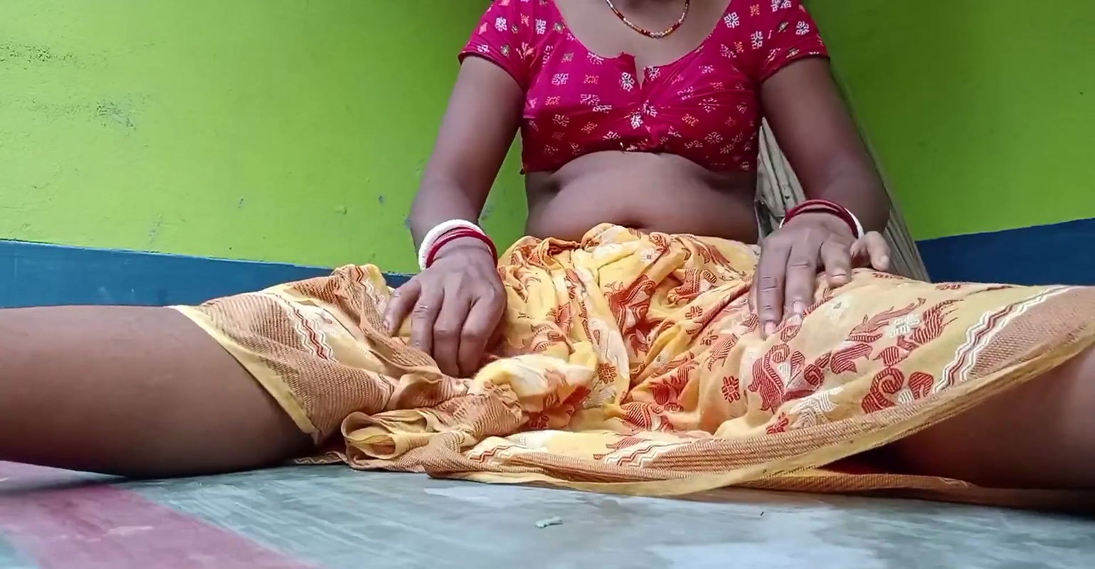 yours bhabhi with fingers pussy Juice out