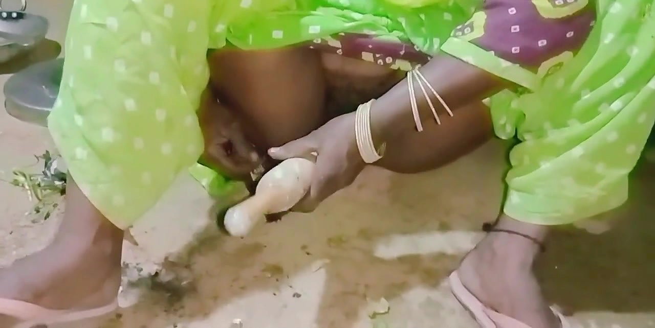 Bihar xtra xhtad1 pussy so good to eat. Pussy hole show me. Indian wife sex in doggy style and shows pussy