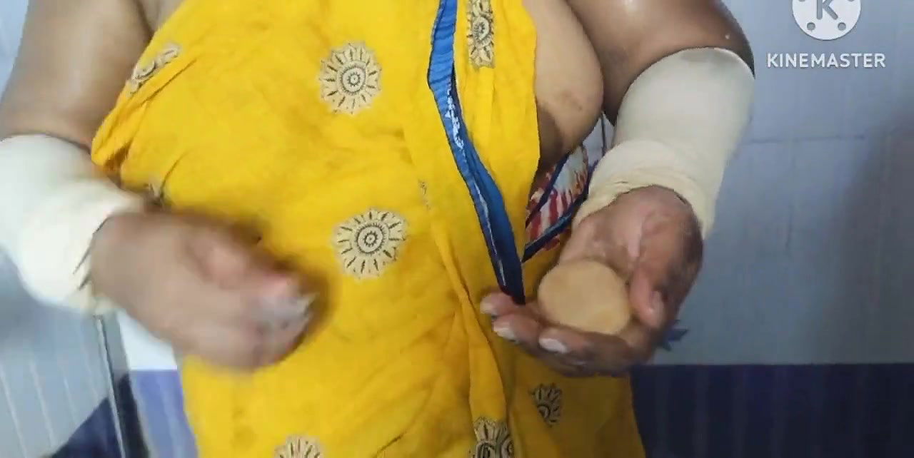 Desi anuty ki sexy shower time