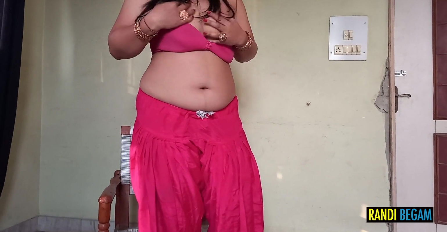 Desi Aunty Doing Dusting and role play with dirty talking and moaning