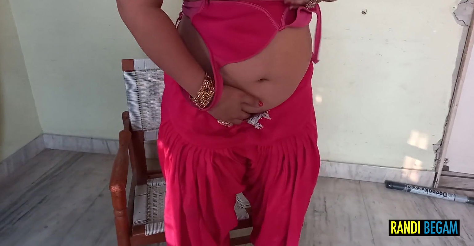 Desi Aunty Doing Dusting and role play with dirty talking and moaning