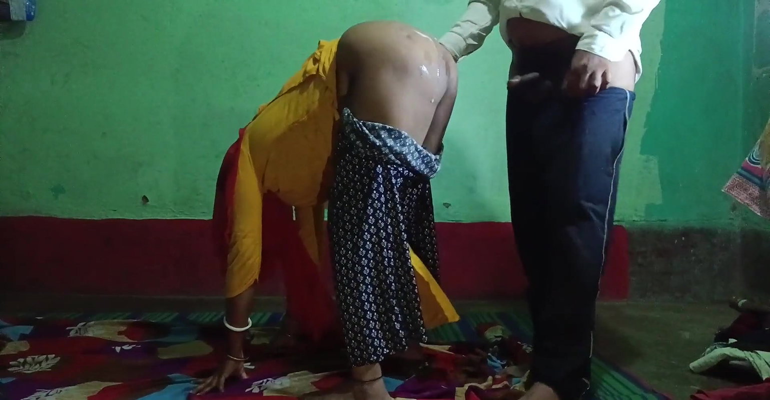 Desi bhabhi pussy fuck in village housewife cupal sex video