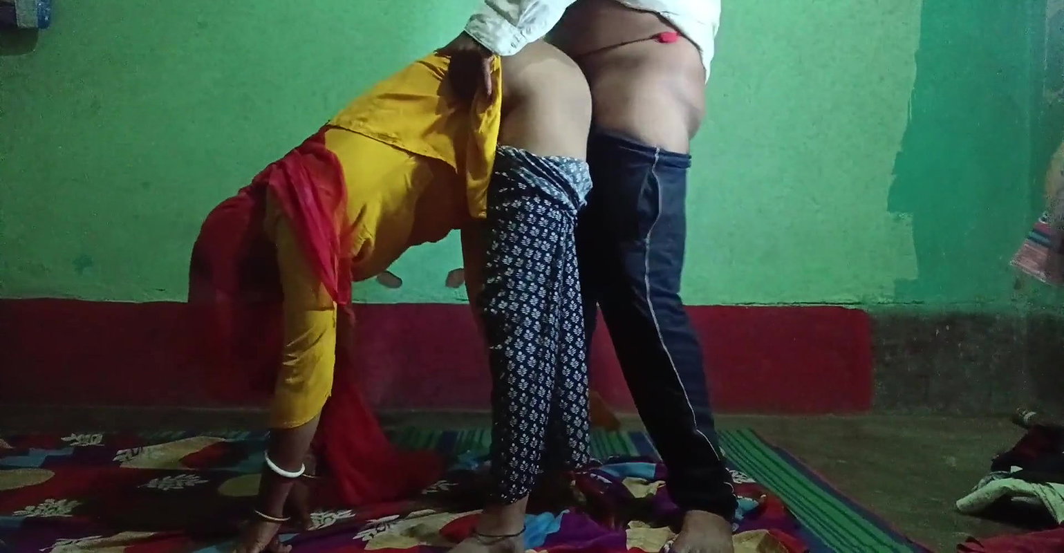 Desi bhabhi pussy fuck in village housewife cupal sex video
