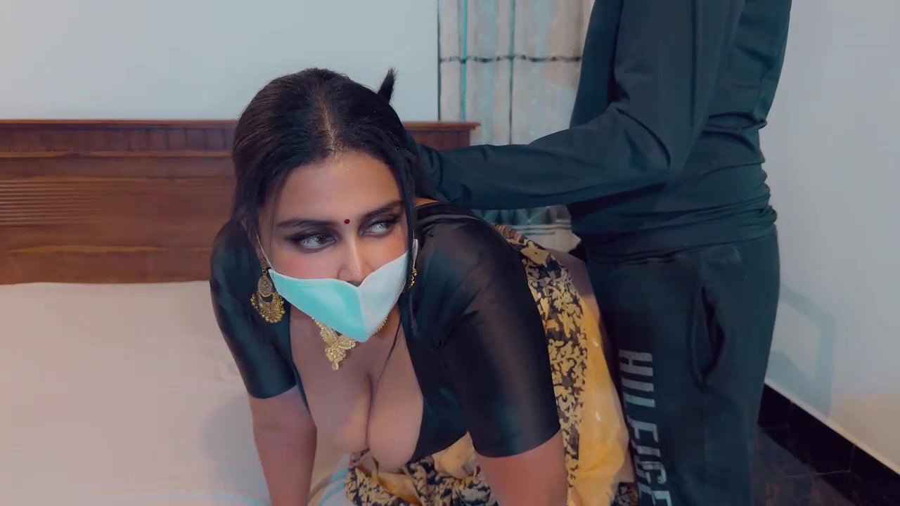 Curvy Girl  Show Her Big Boobs  With Husband