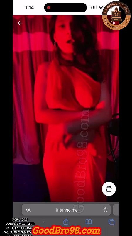 Insta Model Dancing_Queen Teasing Hot Boobs and Ass on Tango Live