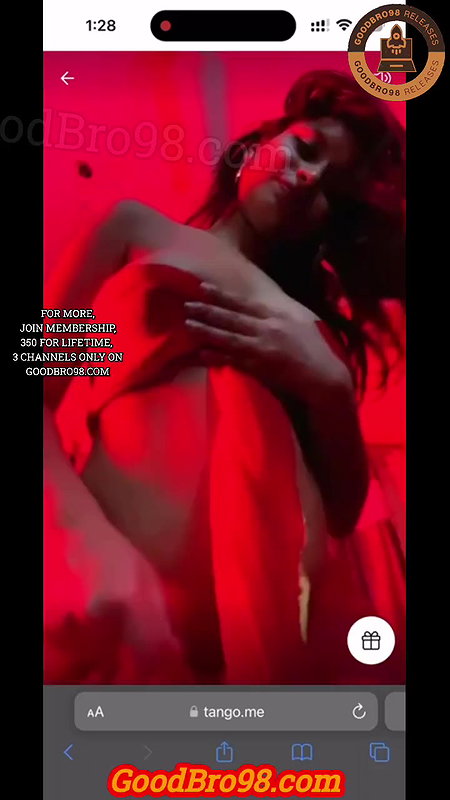 Insta Model Dancing_Queen Teasing Hot Boobs and Ass on Tango Live