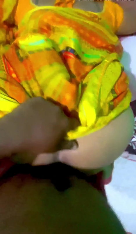 Bhabhi ko akele me dekh ke chod dala, bhabhi ki chudayi sari me, desi bhabhi aur devar ki chudayi