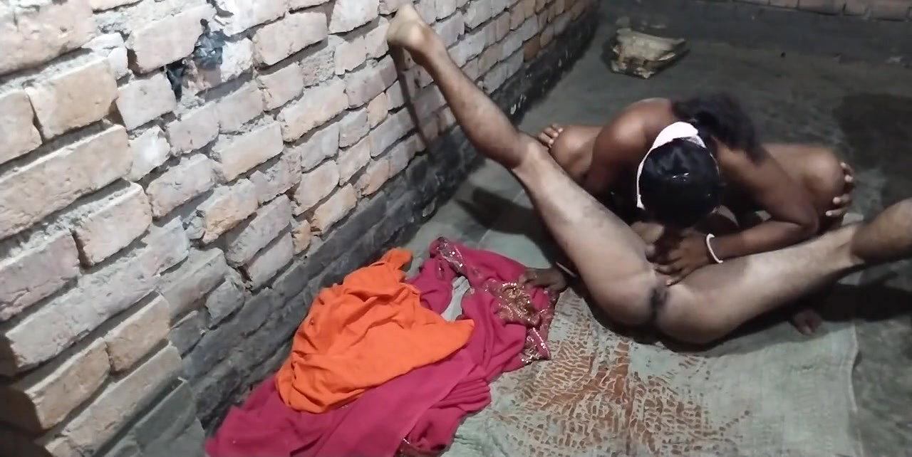 stepBrother Ne Apni Sotele Behen Ko Sweatme Akele Pake Choda