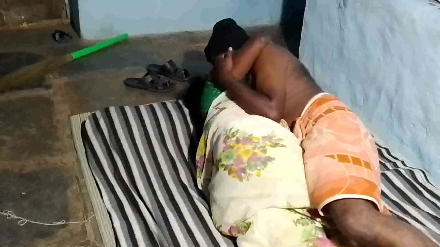 indian desi maid fucking house owner in saree