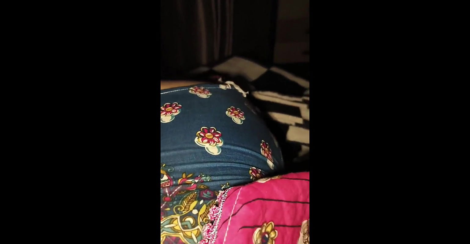 Bhabhi k kapre Phar diye She’s Enjoying getting fucked