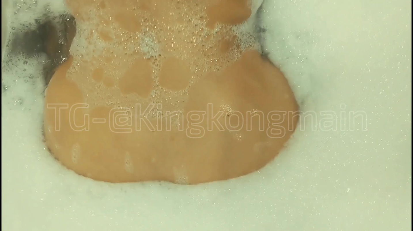 Insta Model Style With Plexi Nude In The BathTub