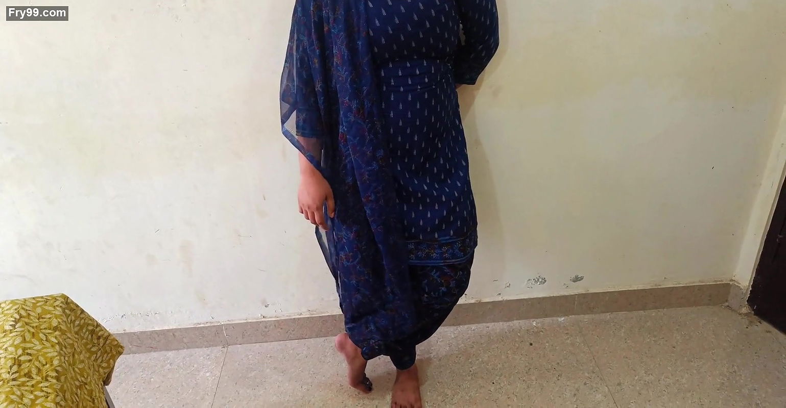 20 year old virgin sister-in-law had sex with her brother-in-law in doggy style after her sister left for job in Hindi voice