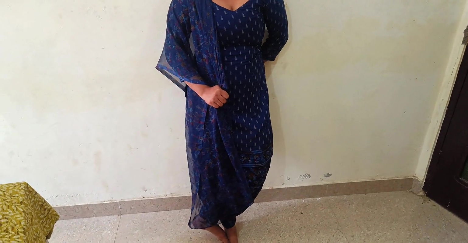 20 year old virgin sister-in-law had sex with her brother-in-law in doggy style after her sister left for job in Hindi voice