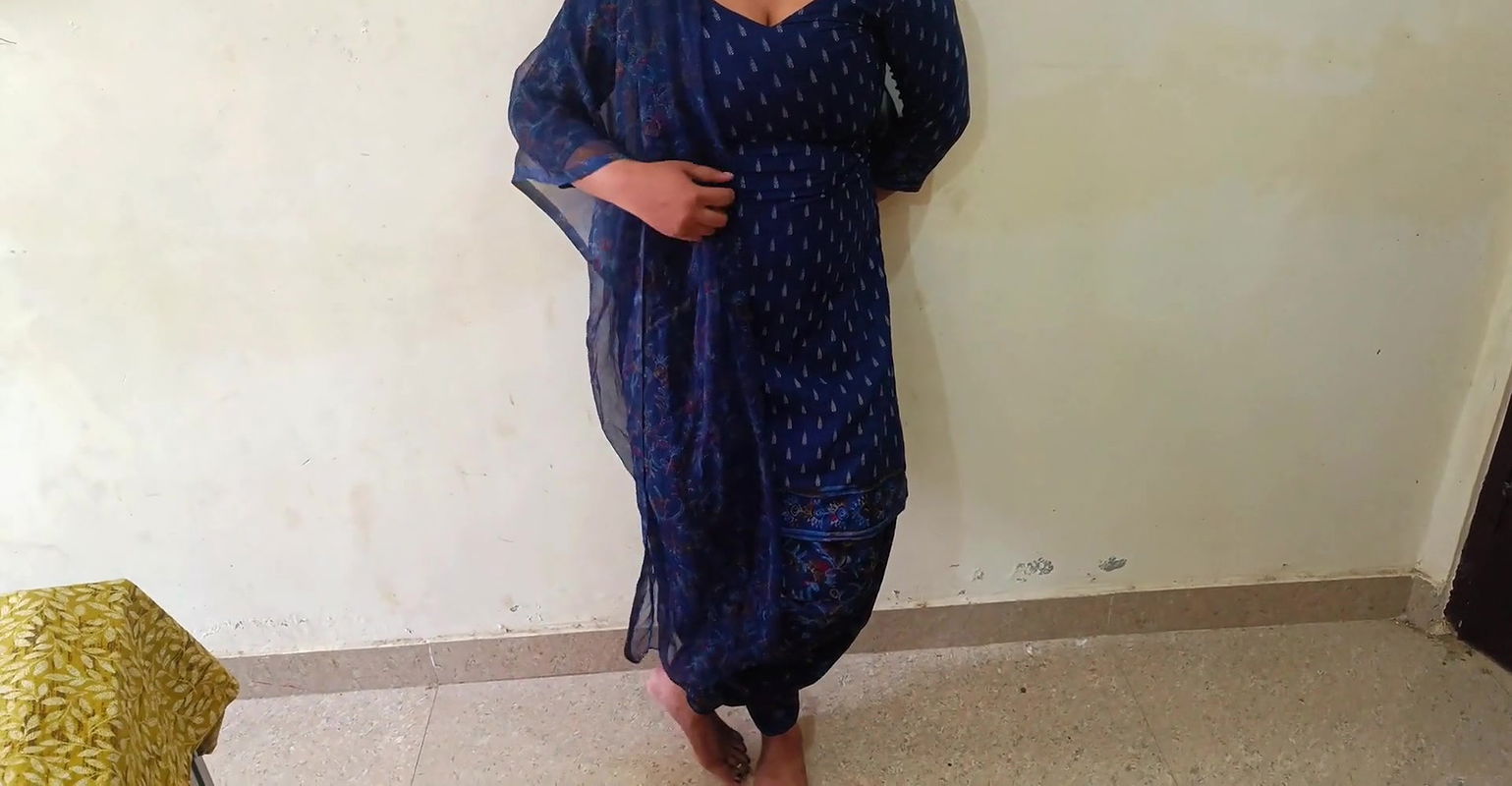 20 year old virgin sister-in-law had sex with her brother-in-law in doggy style after her sister left for job in Hindi voice