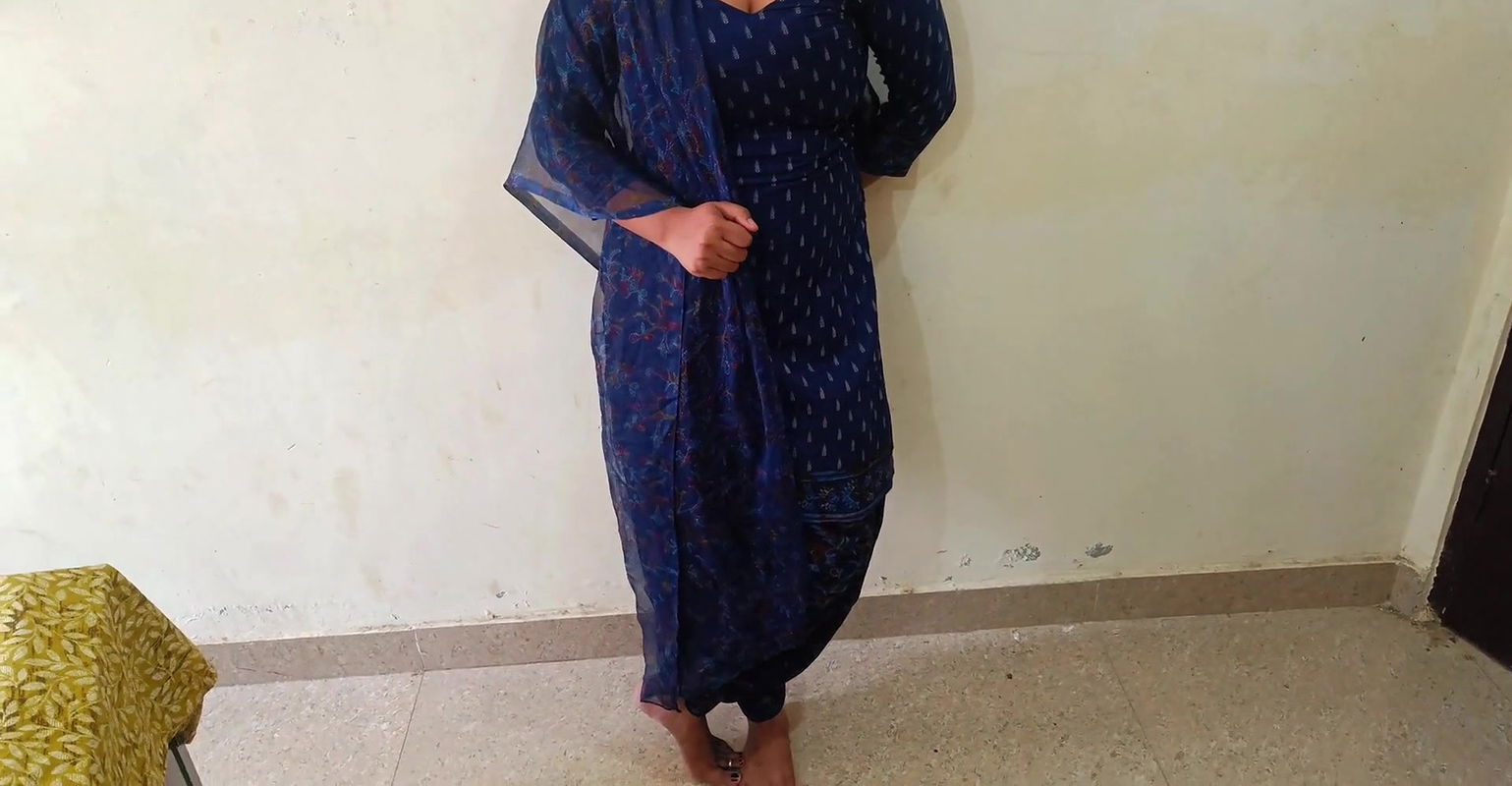 20 year old virgin sister-in-law had sex with her brother-in-law in doggy style after her sister left for job in Hindi voice