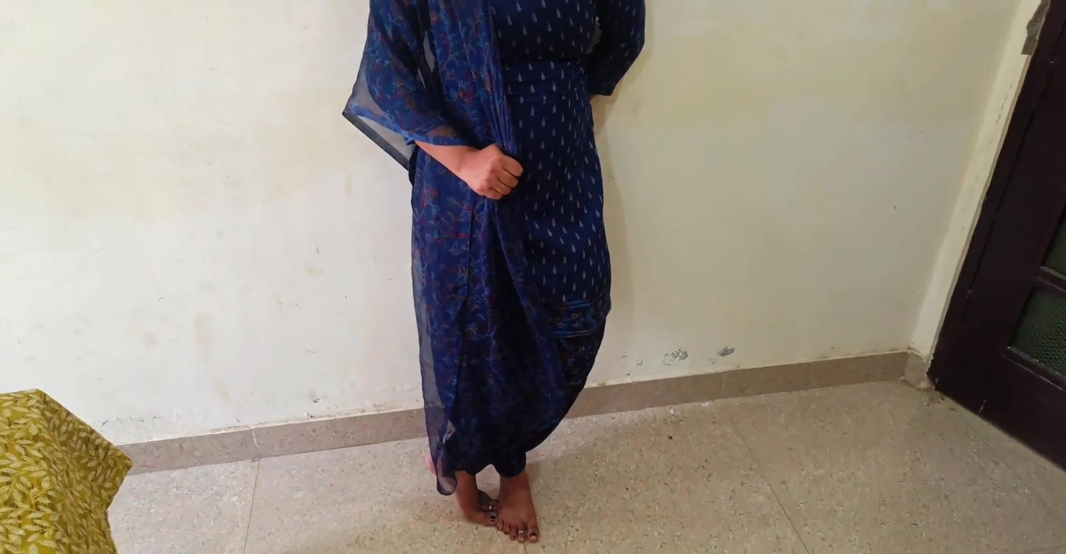 20 year old virgin sister-in-law had sex with her brother-in-law in doggy style after her sister left for job in Hindi voice