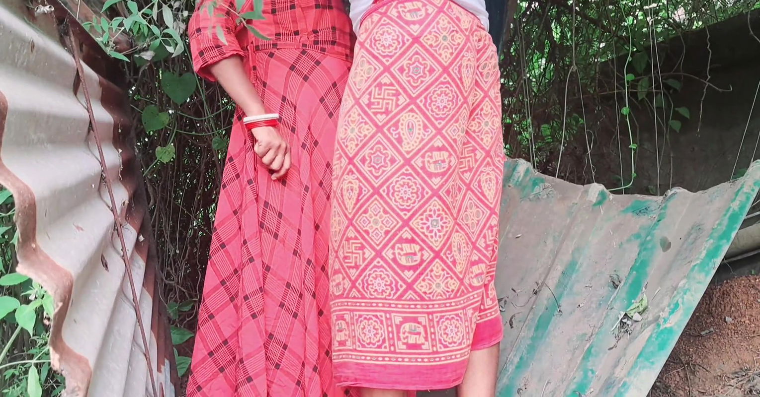 Best Indian Bangali Village bhabhi fucking outdoor forest by devar