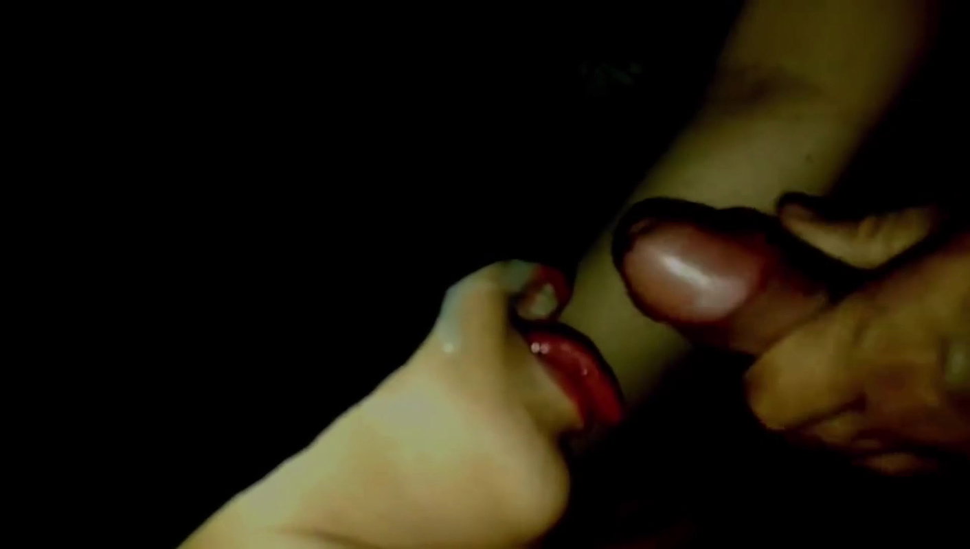 Sexy Bitches Eating Cum