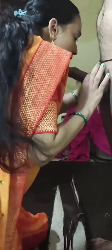 Desi Aunty BJ to Boss