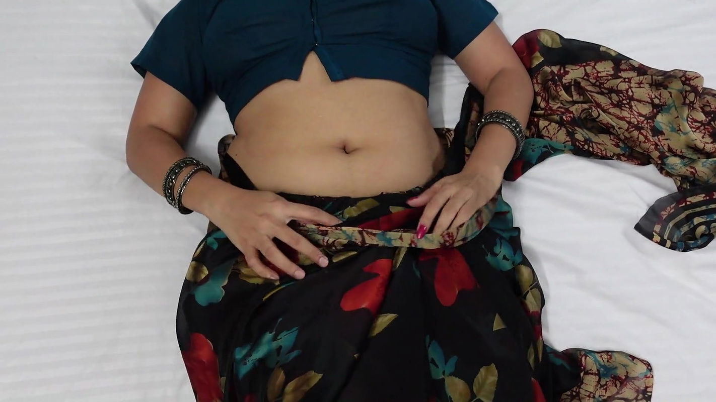 Indian hot sexy bhabhi fingering pussy orgasm