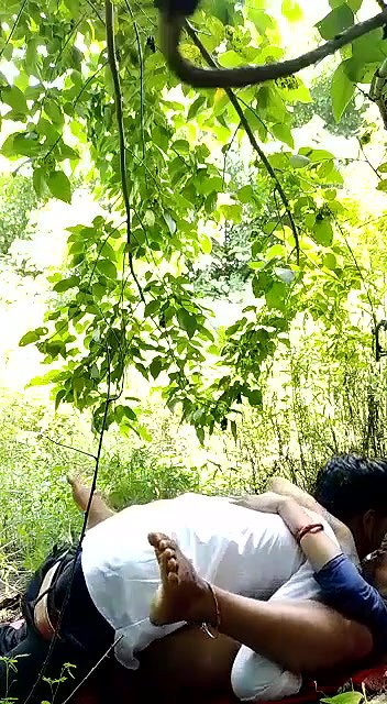 Desi Lovers Fucking In Jungle