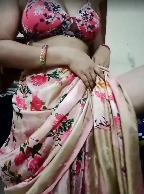 Hotty_sonia36 Oiling Boobs on StripChat Live  with Face
