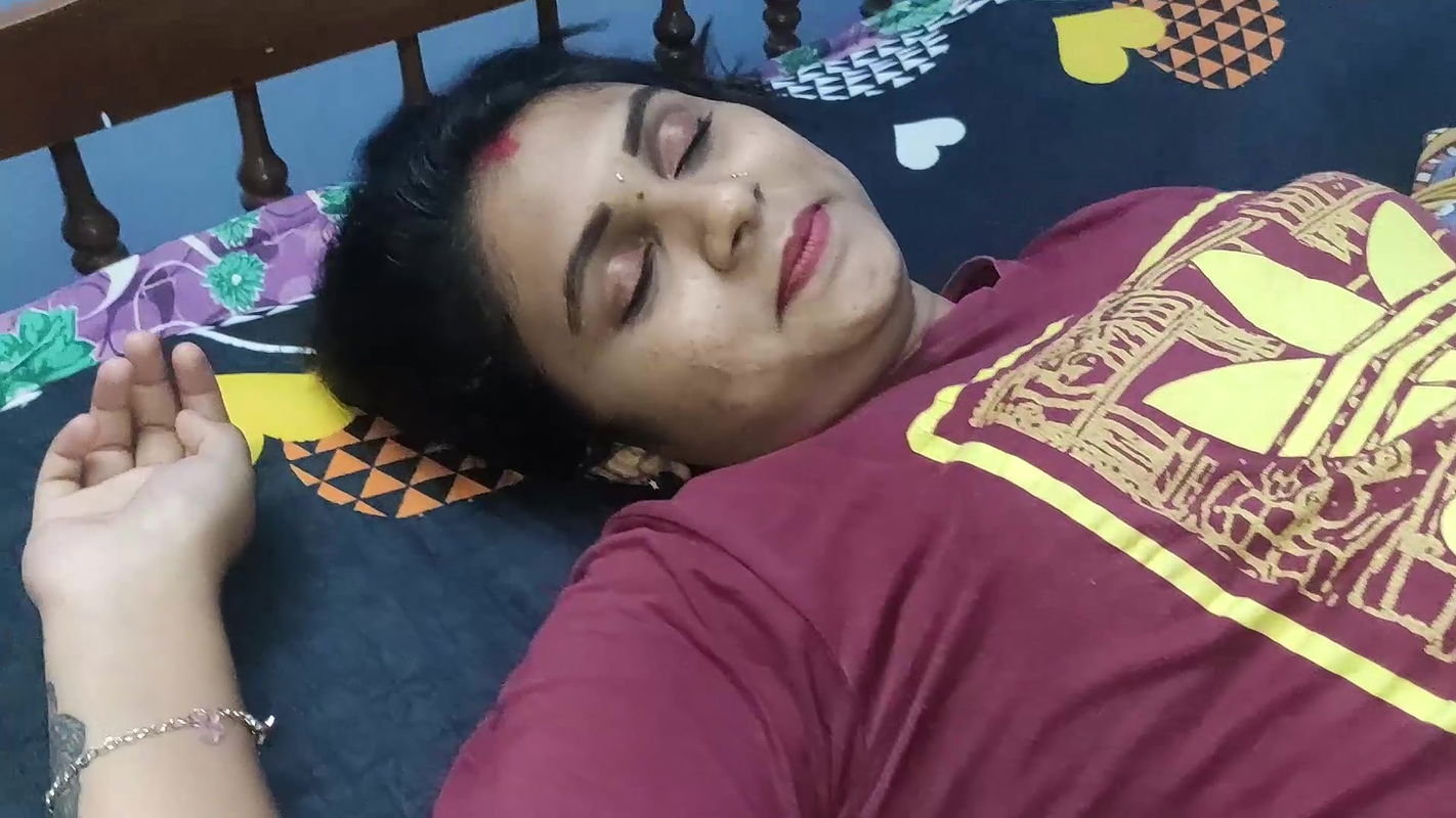 Feet Massage With Shorts And Tshit – Vaishnavi